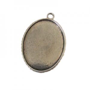 Oval pendant, interior diameter 30x40mm