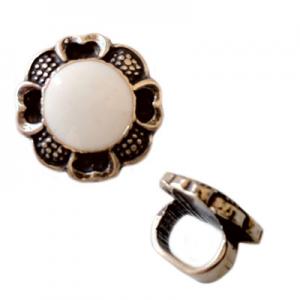 Flower 18mm with white enamel