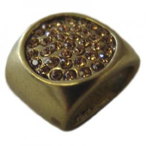 16x13mm with circle of rhinestones on top